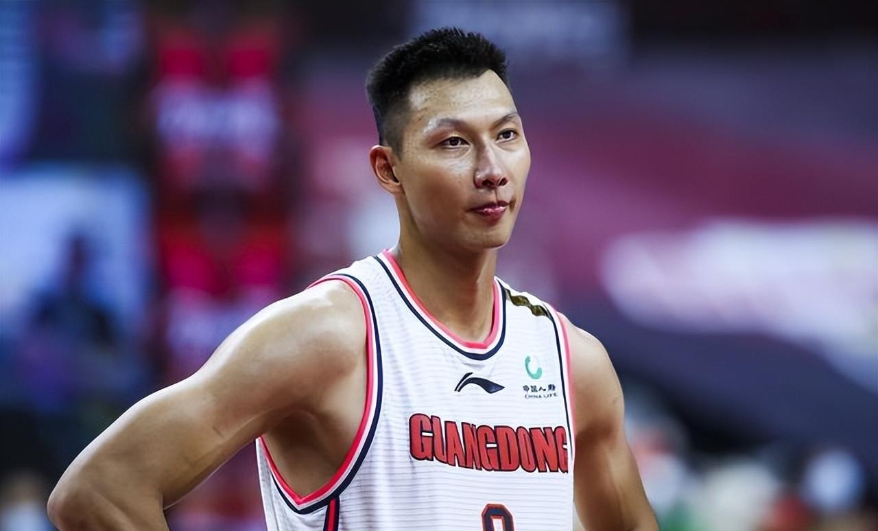 雄鹿轻取勇士,易建联惊艳四座 雄鹿轻取勇士,易建联惊艳四座