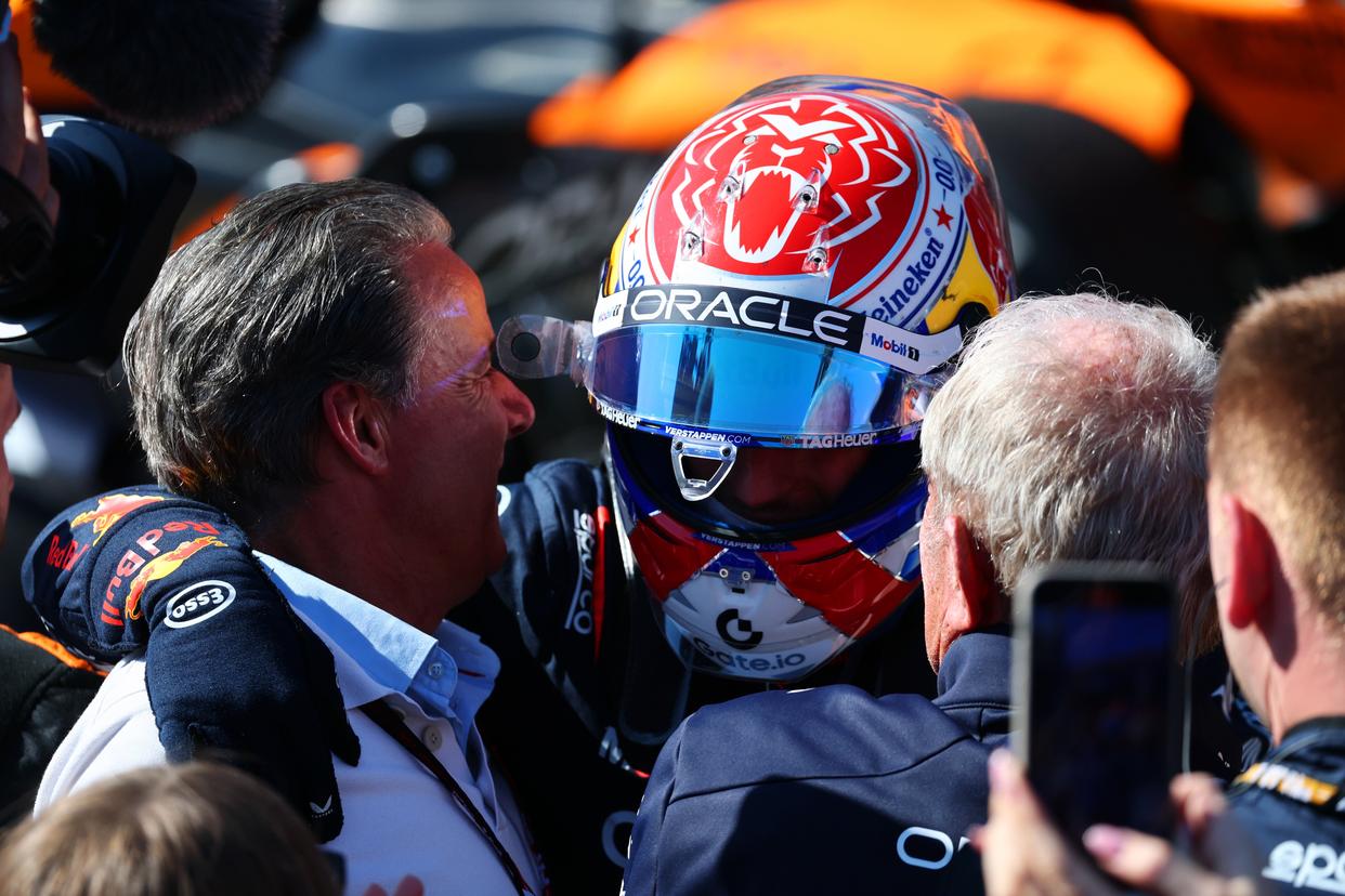 迈凯伦险胜红牛车队,汉密尔顿扛起全队 迈凯伦险胜红牛车队,汉密尔顿扛起全队